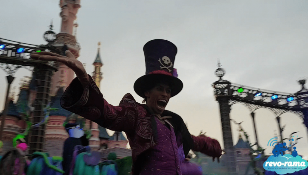 revorama-pokemon-go-plus-halloween-disneyland-paris