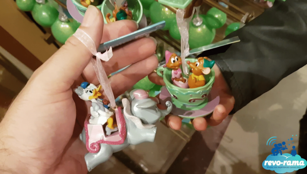 revorama-pokemon-go-plus-halloween-disneyland-paris