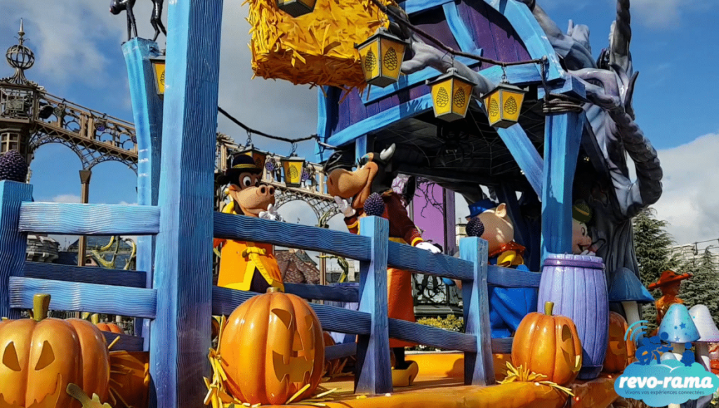 revorama-pokemon-go-plus-halloween-disneyland-paris